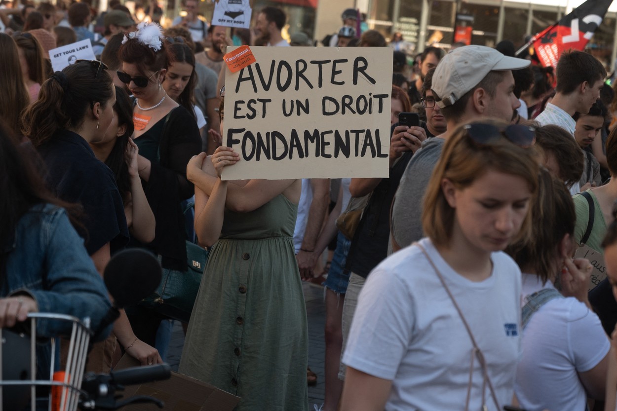 După controversele din SUA, europarlamentarii cer ca dreptul la avort să fie înscris în Carta drepturilor fundamentale a UE