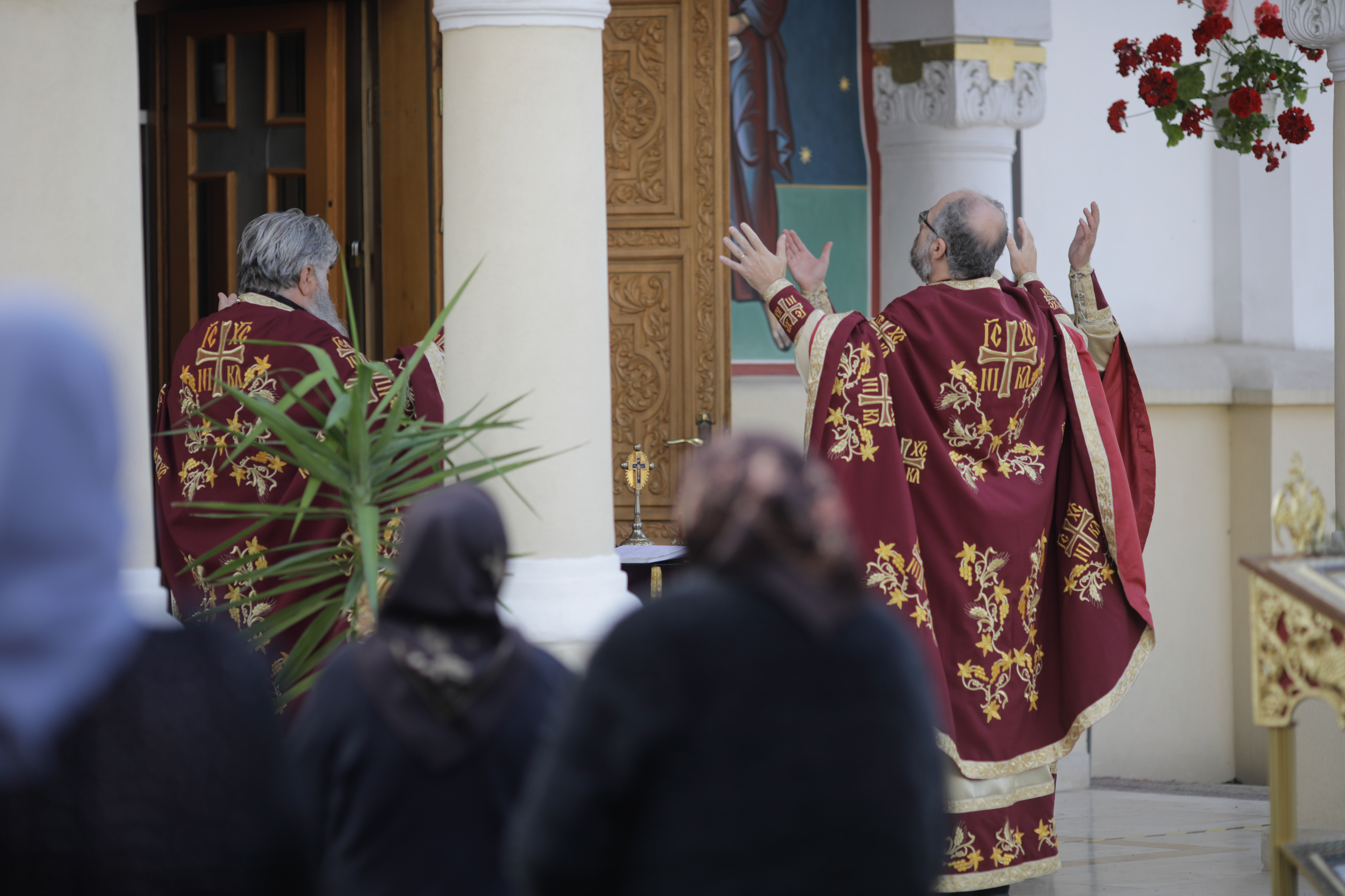 Patriarhia le cere preoților să se roage pentru ploaie în zonele afectate de secetă