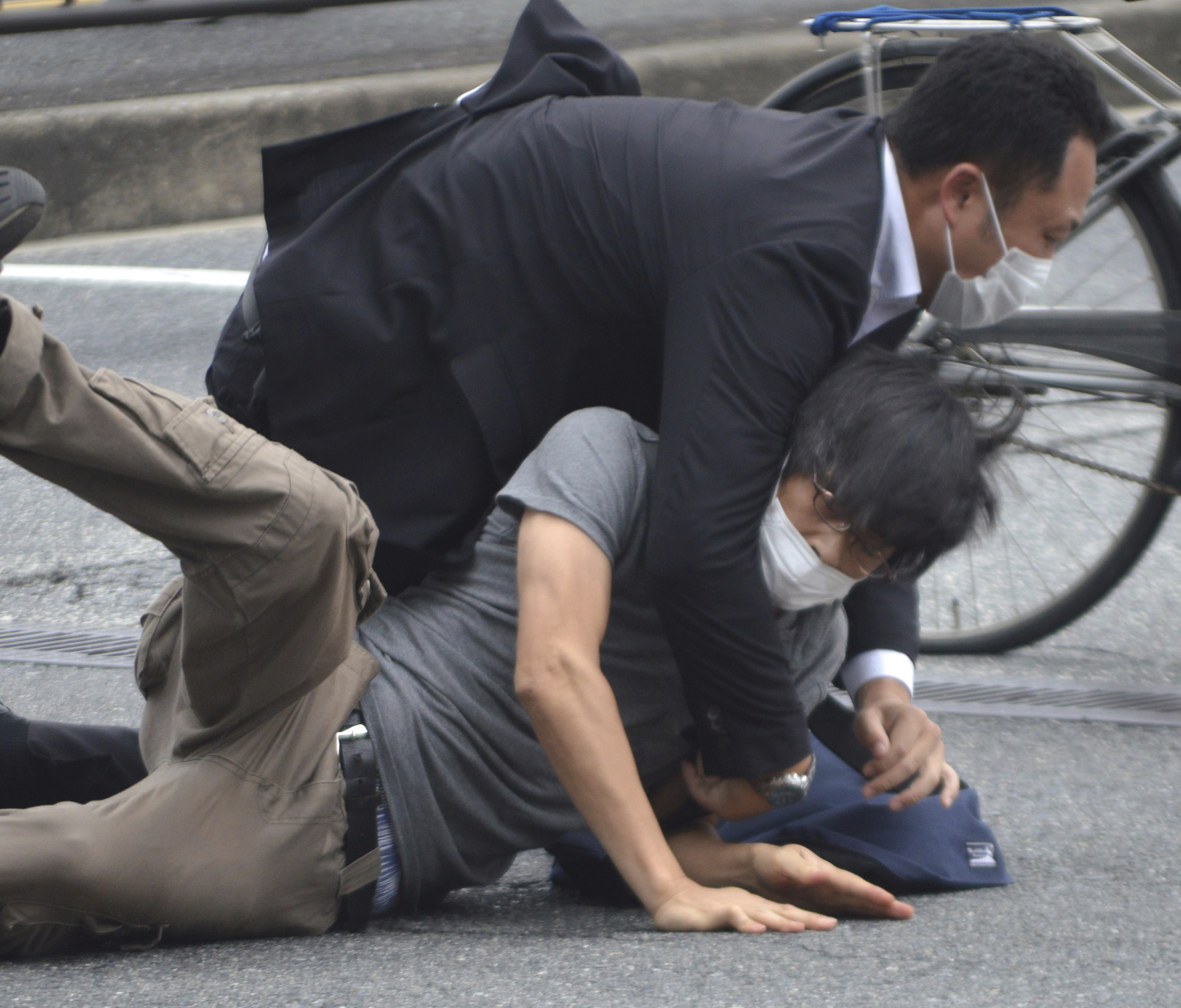 Noi detalii despre asasinul lui Shinzo Abe. Motivul pentru care l-a ucis pe fostul premier japonez