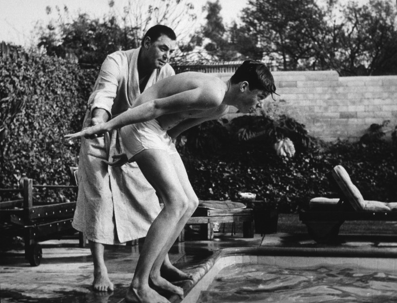 johnny weissmuller cu fiul sau in 1955 profimedia-0153341440