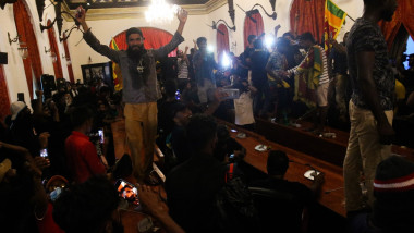 Protestatarii au intrat în reședința prezidențială din Sri Lanka.