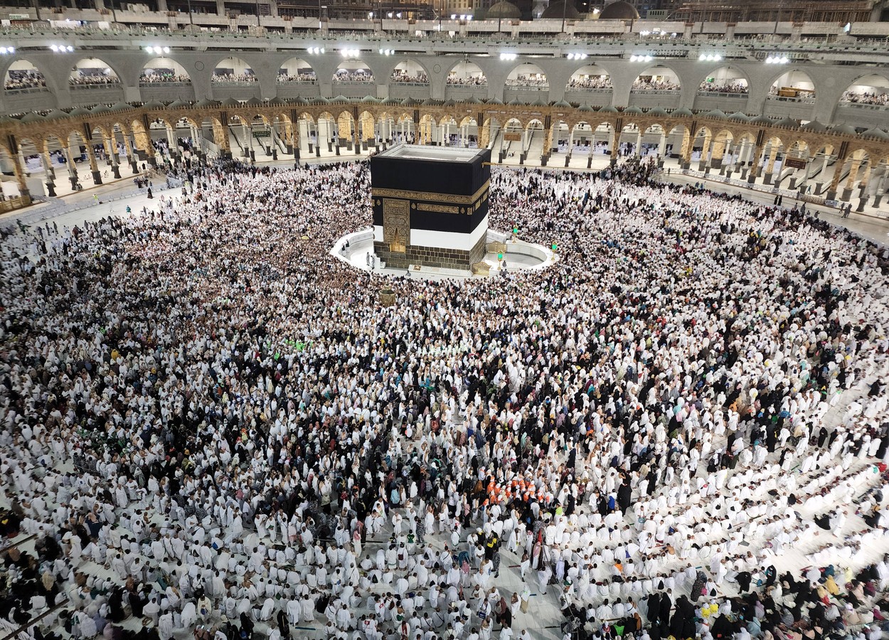 GALERIE FOTO: A început pelerinajul de la Mecca. Un milion de pelerini sunt așteptați în cel mai sfânt loc al Islamului | Digi24