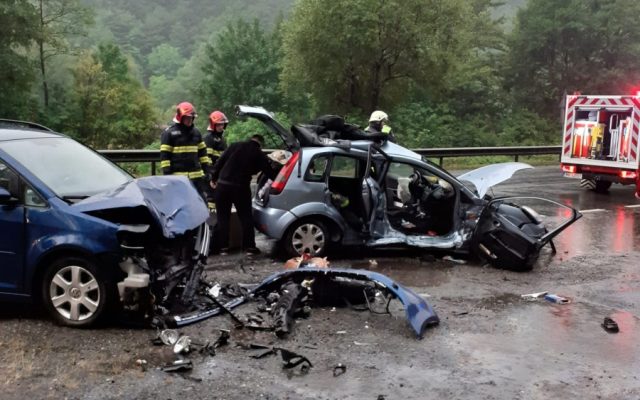 O tânără de 21 de ani a murit într-un grav accident de circulație în Cluj
