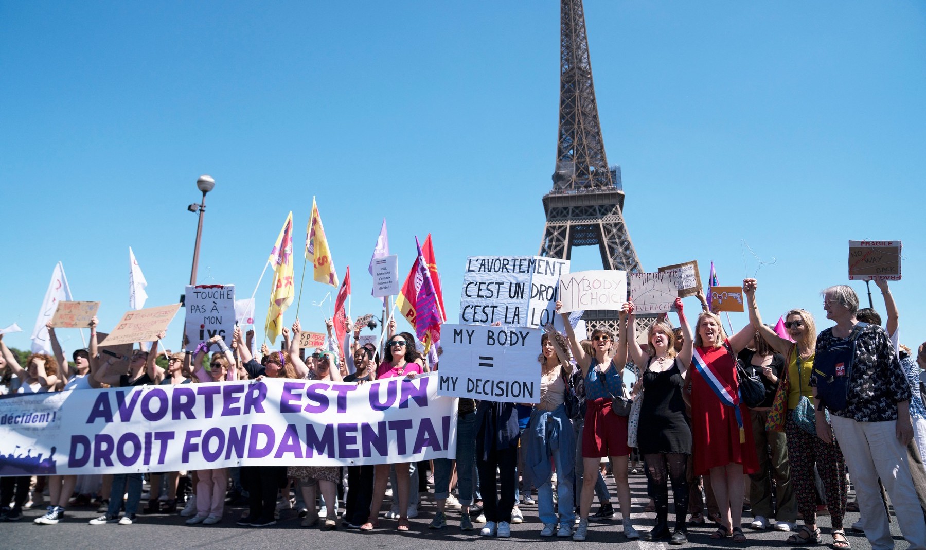Manifestaţii în Franţa pentru apărarea dreptului la avort. Femeile se tem că decizia justiției din SUA ar putea inspira și alte țări