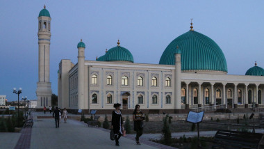 A photo taken on September 24, 2018 shows a general view of a new mosque in Nukus, north western Uzbekistan.