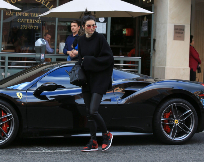 Kendall Jenner Out For Lunch In West Hollywood