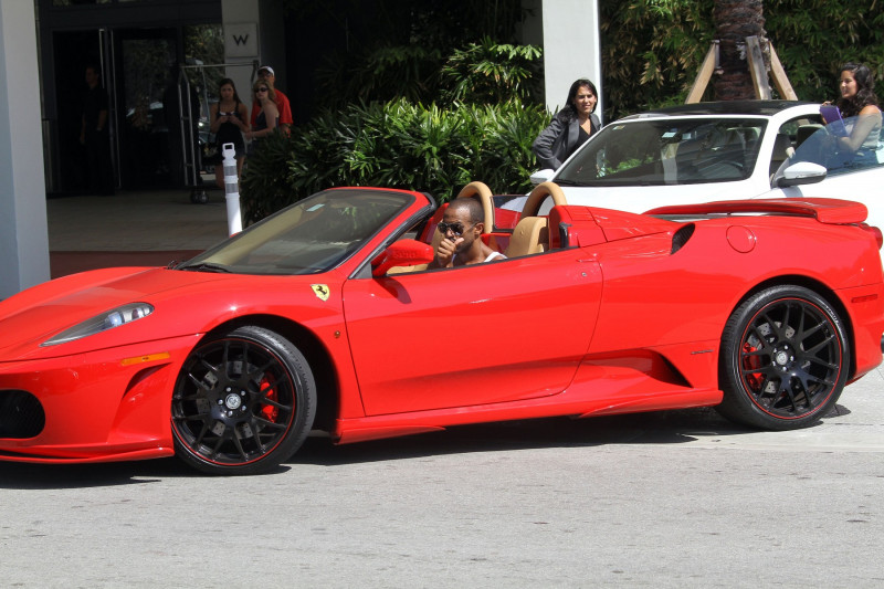 Craig Davids Gets Fit In A Convertible