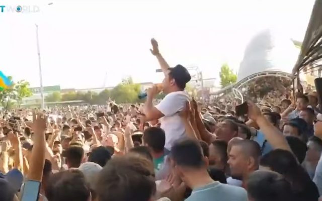 18 oameni au murit, iar peste 240 au fost răniți în protestele masive care zguduie Uzbekistanul