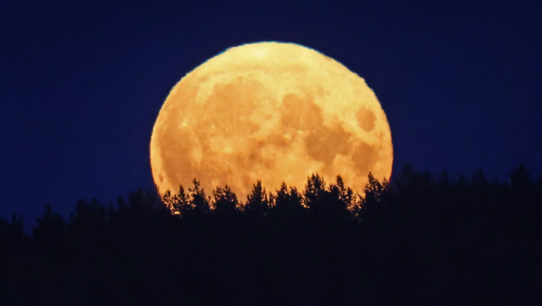 Superluna văzută în Motala, Suedia
