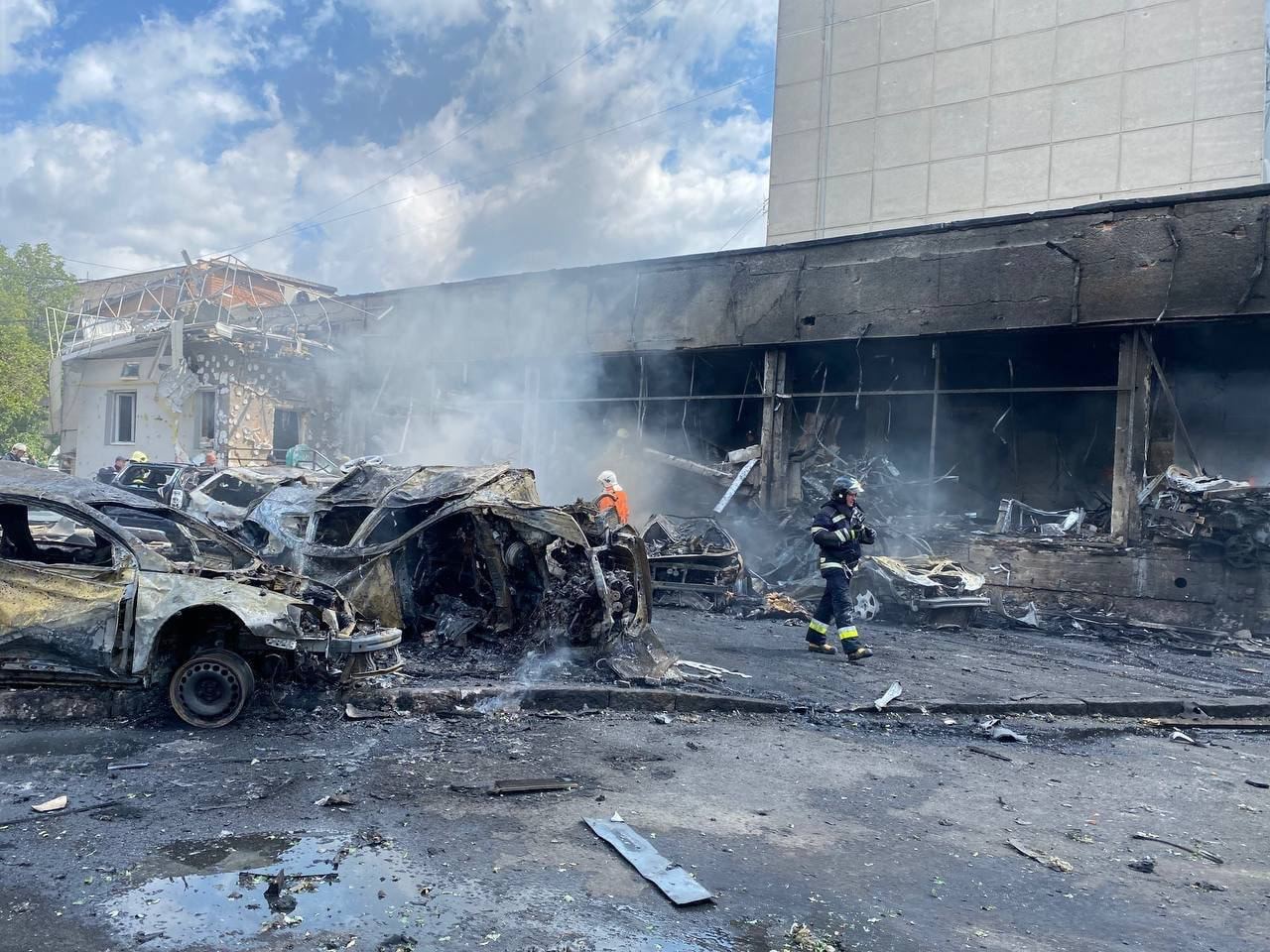 Cel puțin 5 morți după un atac rusesc în Nikolaev. Rușii au lovit și Harkovul, în timp ce ucrainenii își intensifică contraatacurile