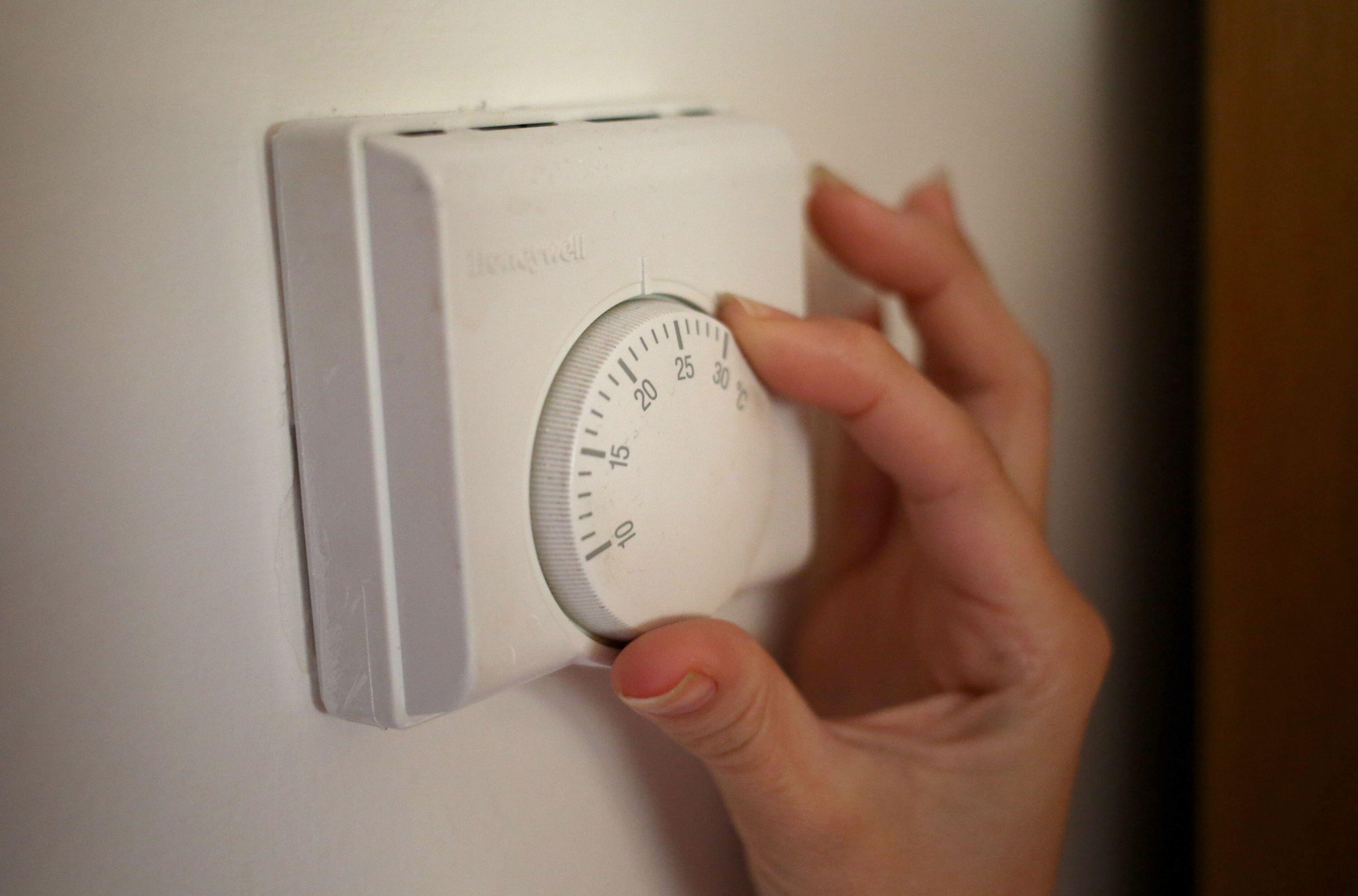 UE va cere statelor membre să limiteze temperatura în instituțiile publice la 19 grade pentru a reduce consumul de gaze
