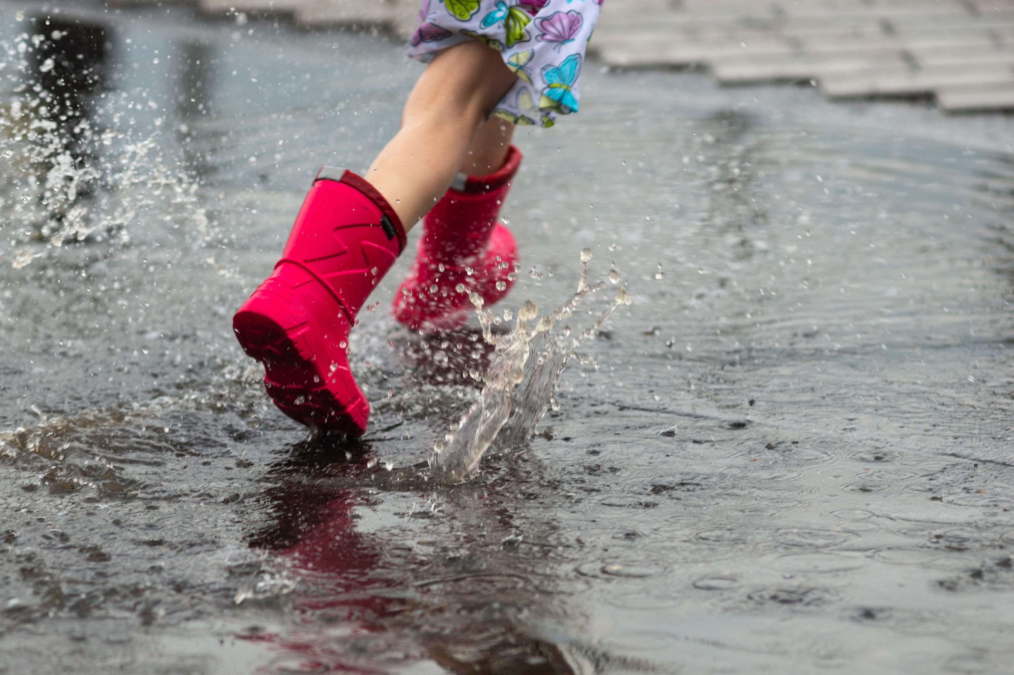 Meteorologii au emis Cod portocaliu de ploi torențiale și vijelii în București și în județul Ilfov