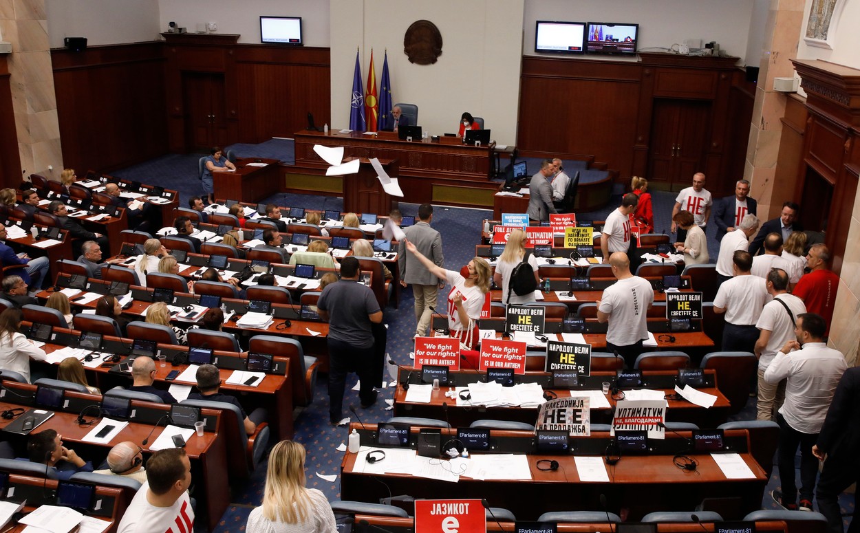 Parlamentul Macedoniei de Nord a validat acordul cu Bulgaria și țara poate să înceapă negocierile de aderare la UE