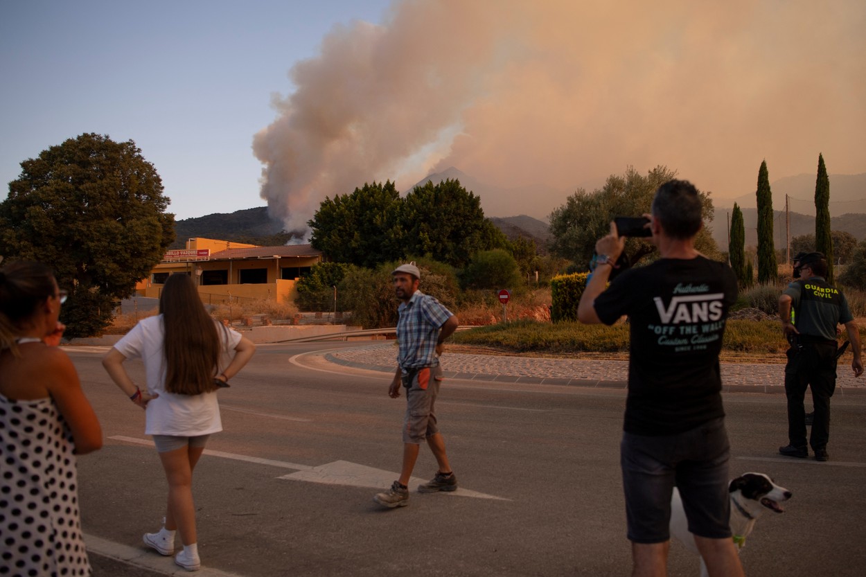 Europa, sub foc: Incendiile fac ravagii în toiul unui val de căldură. Sute de oameni au murit în Spania în numai câteva zile
