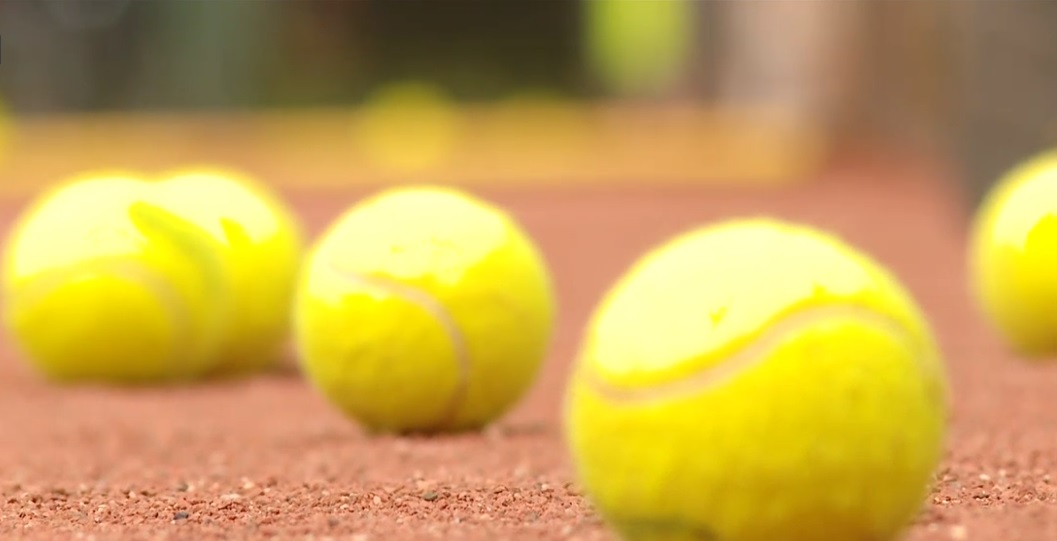 Cât costă să devii jucător de tenis în România
