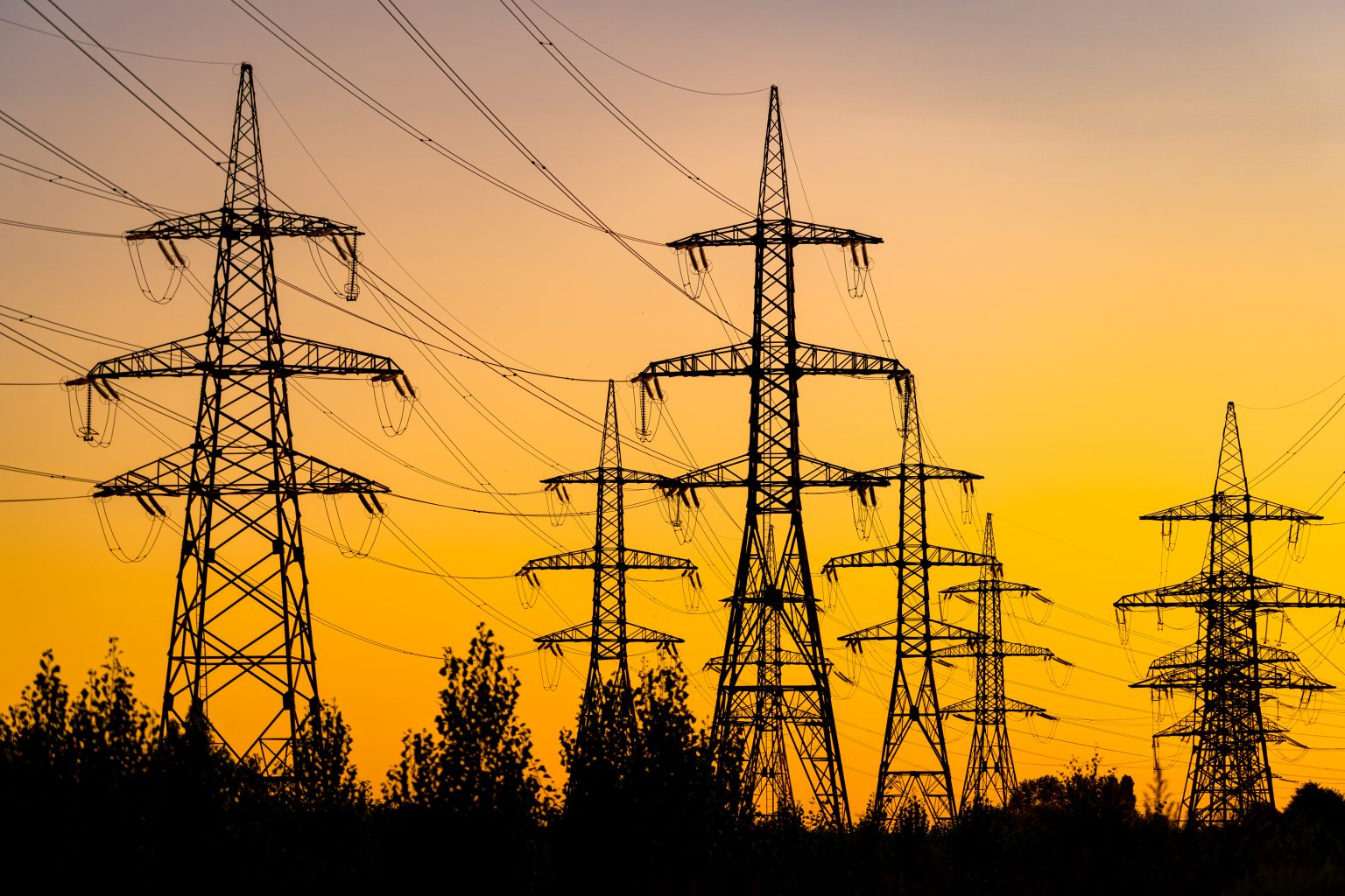Consumul de energie electrică a fost mai mic în primele 4 luni ale anului în România față de 2021