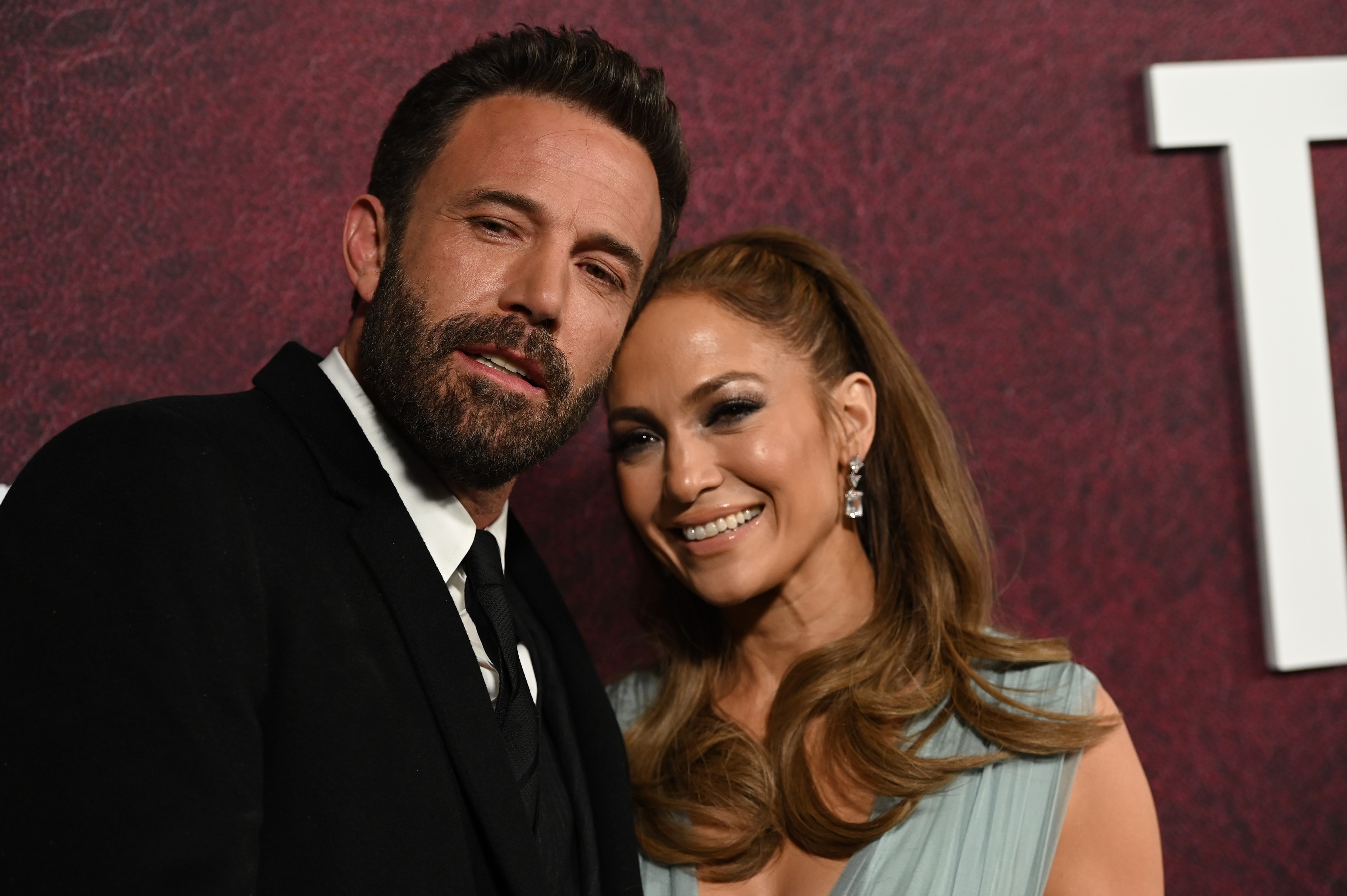 Actriţa Jennifer Lopez cere divorţul de Ben Affleck, după doar doi ani de căsnicie
