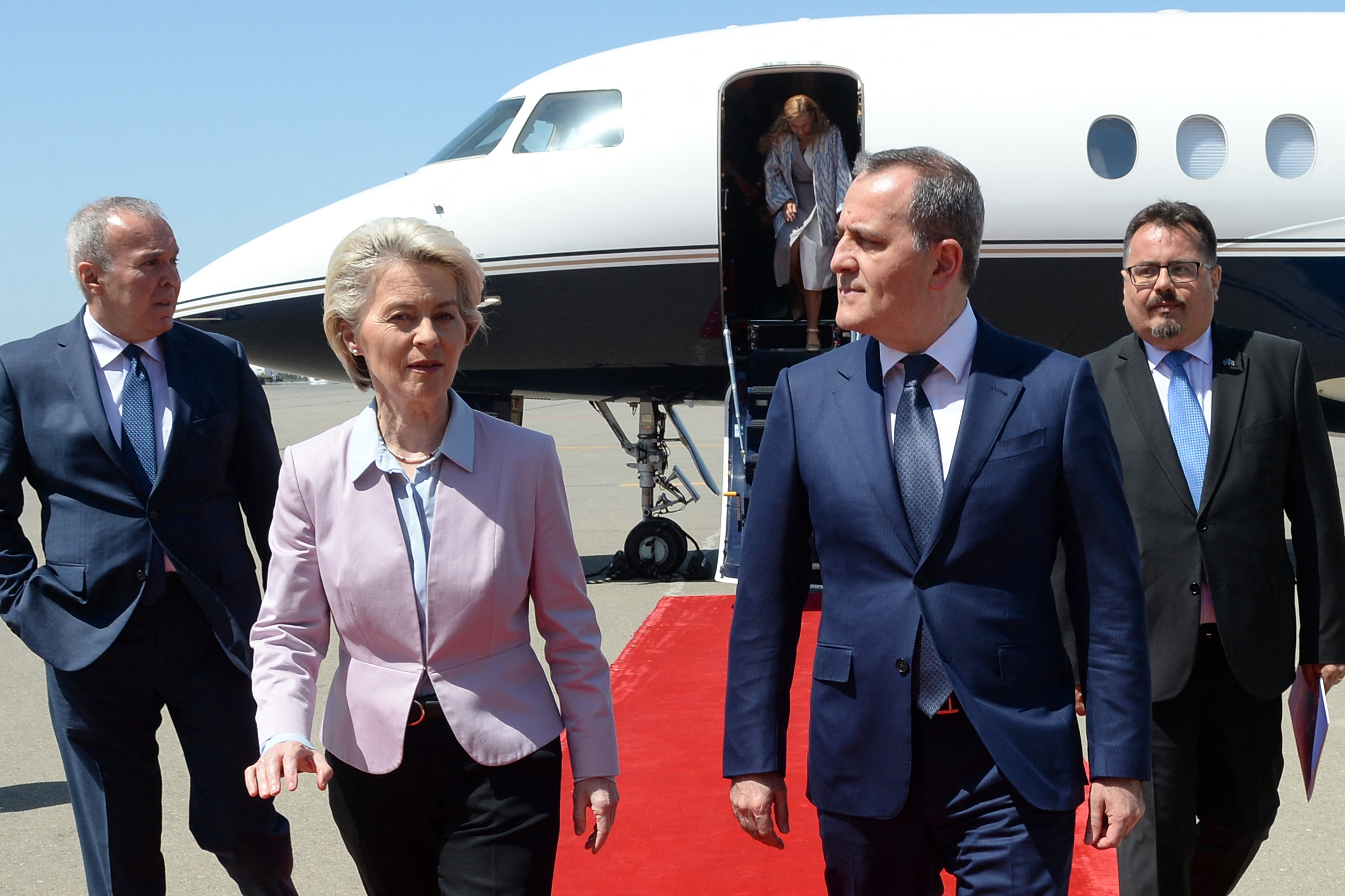 Comisia Europeană încearcă să înlocuiască gazul din Rusia cu cel din Azerbaidjan