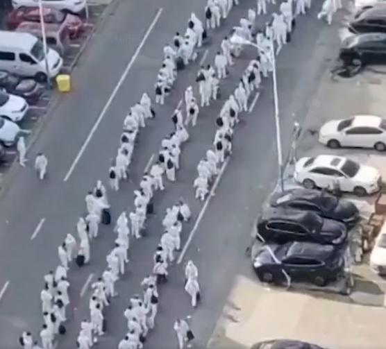 2.000 de turiști au rămas blocați într-o stațiune din China. Pot pleca doar cu o singură condiție