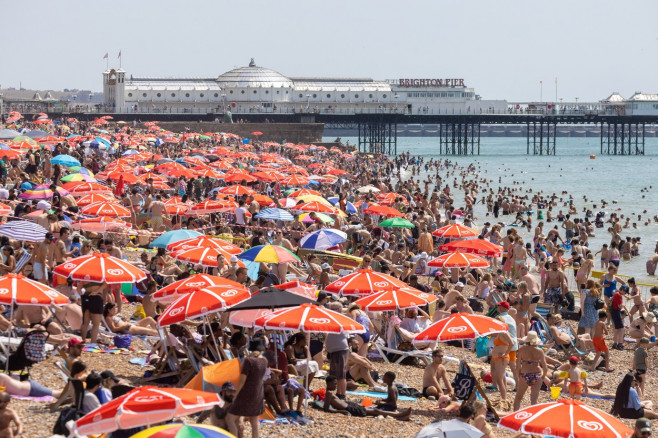 Red heatwave weather warnings forecast for Monday and Tuesday with highs of over 41c expected, Brighton, UK - 17 Jul 2022
