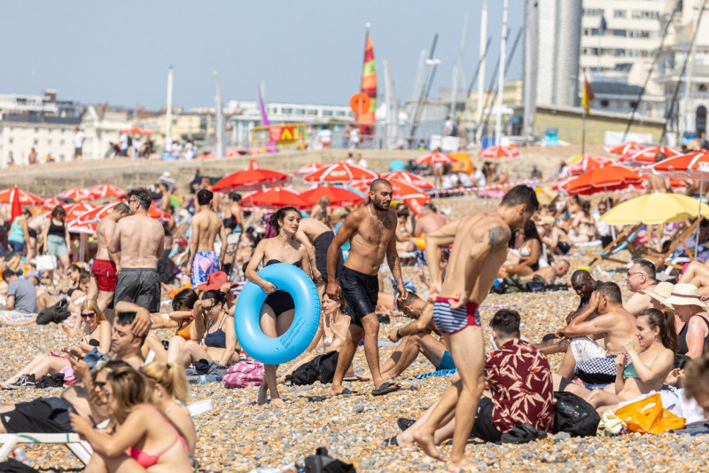 Red heatwave weather warnings forecast for Monday and Tuesday with highs of over 41c expected, Brighton, UK - 17 Jul 2022