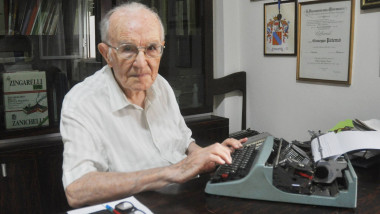 Italy, Palermo: Giuseppe Paterno, 96, Italy's oldest student, graduates from The University of Palermo with an undergraduate degree in history and philosophy