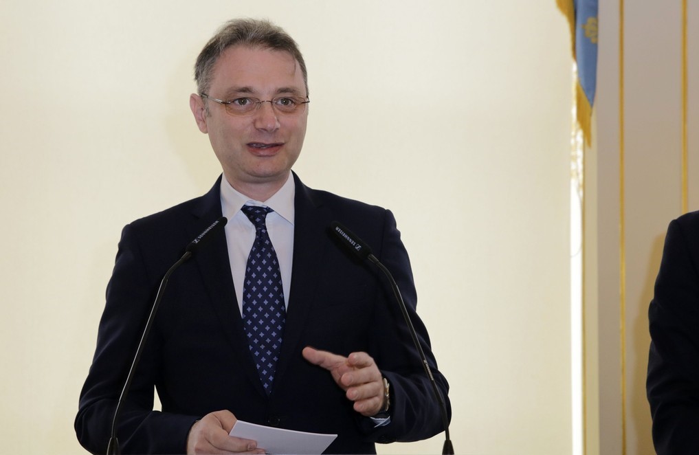 Klaus Iohannis îl recheamă pe Luca Niculescu din postul de ambasador în Franța
