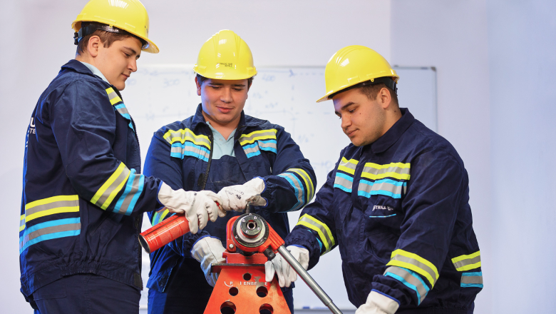 (P) 60 de elevi, absolvenți ai învățământului dual, s-au angajat la ENGIE