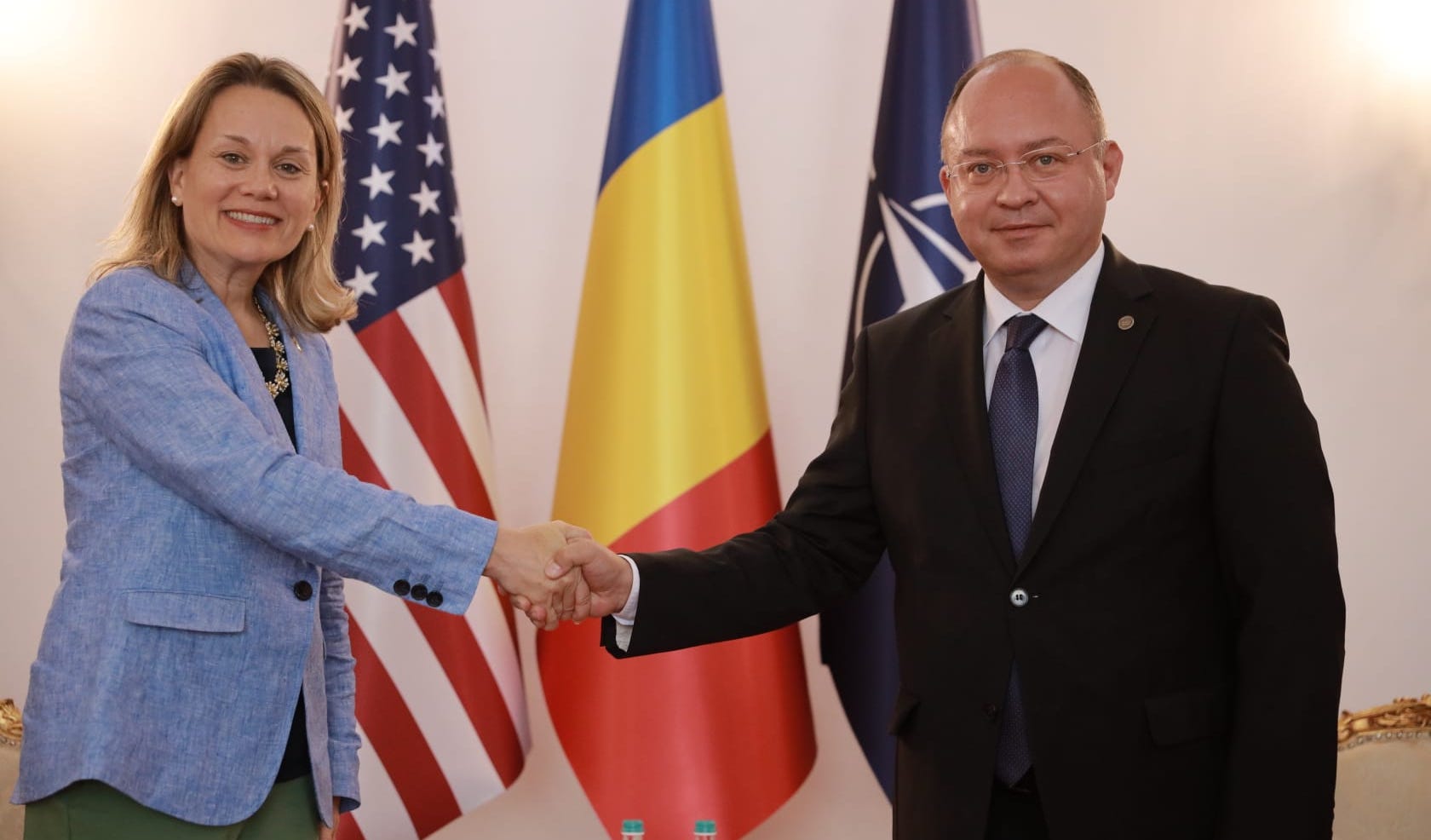 Ambasadoarea SUA la NATO a mulțumit României pentru ajutorul acordat Ucrainei