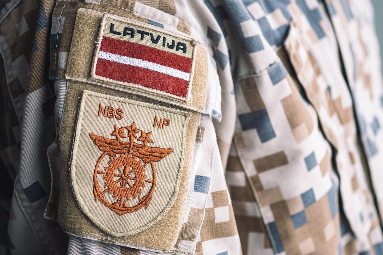 Preşedintele Letoniei vrea introducerea serviciului militar obligatoriu pentru toți cetățenii țării, indiferent de gen