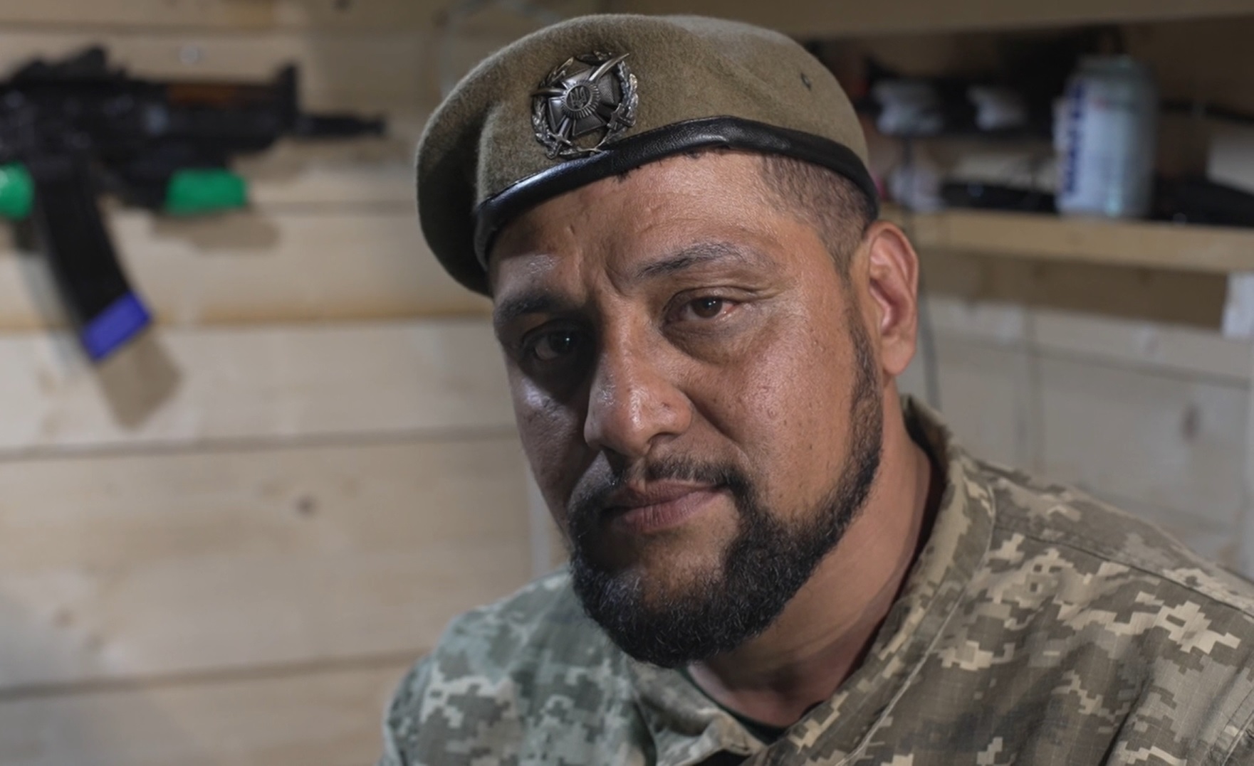 Un refugiat afgan, comandant în armata Ucrainei, luptă contra Rusiei care i-a invadat țara natală. „Strategia ei nu s-a schimbat”