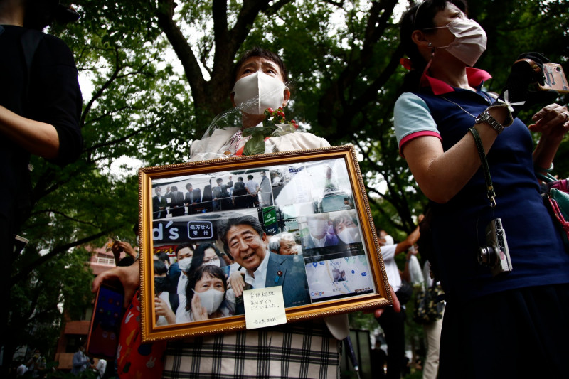 Former PM Shinzo Abe's Hearse Leaves The Zojoji Temple