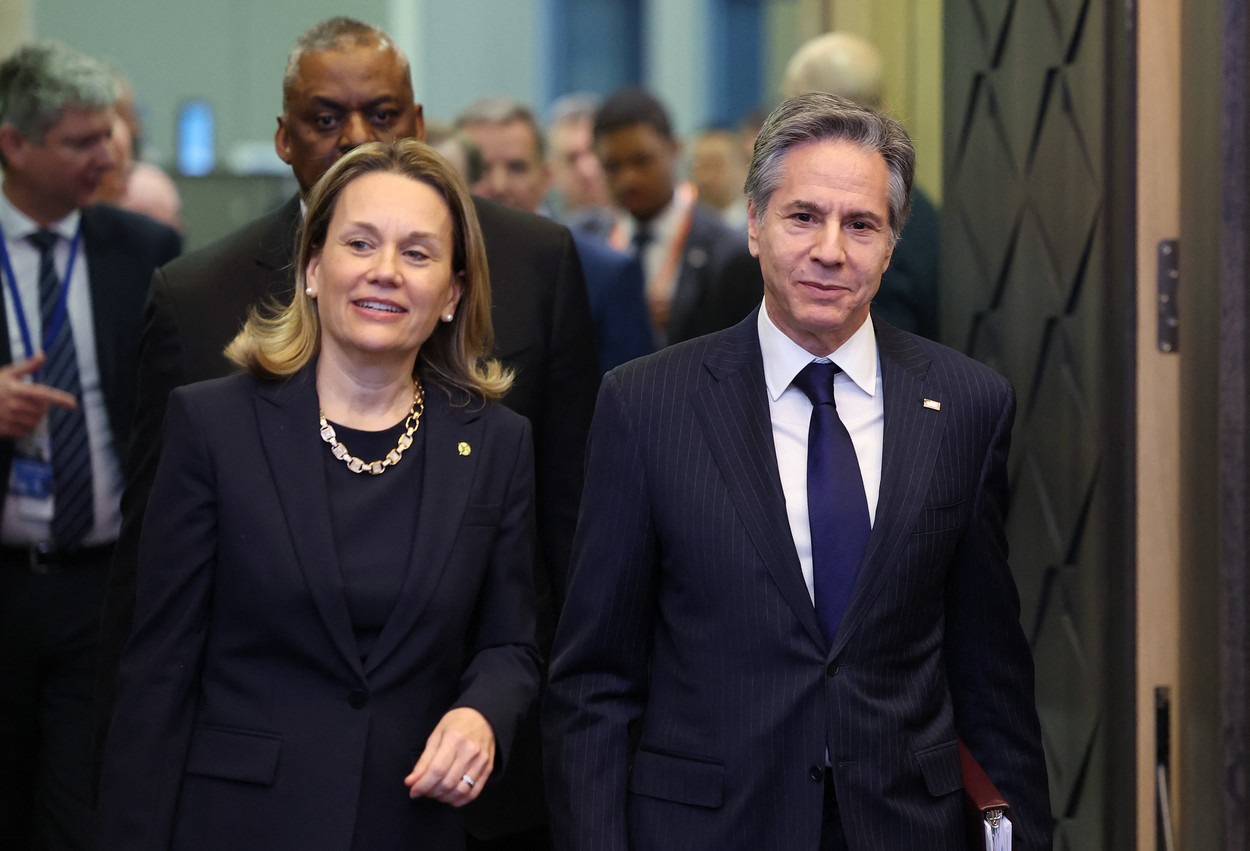 Ambasadoarea SUA la NATO: Marea întrebare este dacă Putin va decide să atace Kievul din nou