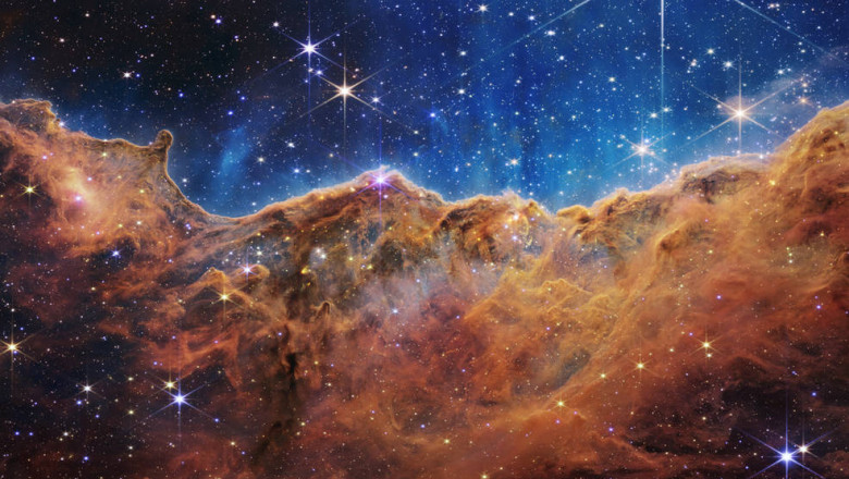 The form truck fit NASA a publicat noi imagini obținute de telescopul spațial James Webb. De  la stele care se nasc sau mor, la galaxii care dansează | Digi24
