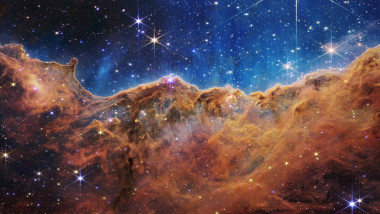 gaze si stele in formare in spatiu, in Nebuloasa Carina.