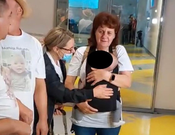 Copilul român, preluat de autoritățile din Danemarca după ce ar fi fost agresat de părinți, a fost repatriat și este în grija bunicilor