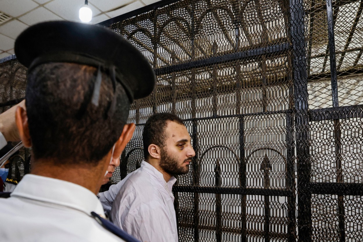 Studentă asasinată în Egipt. Tribunalul vrea să difuzeze în direct execuţia criminalului