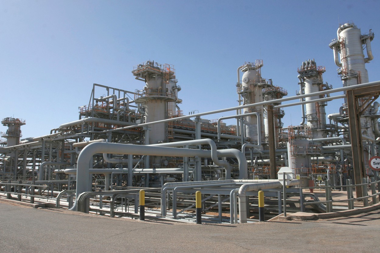 Algeria, supărată pe Spania din cauza unui diferend politic, anunță suspendarea „temporară” a livrărilor de gaz