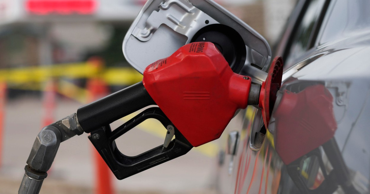 Preț record la carburanți în România, după scumpiri repetate. Sorin Grindeanu: „Guvernul să se ocupe de acest lucru”
