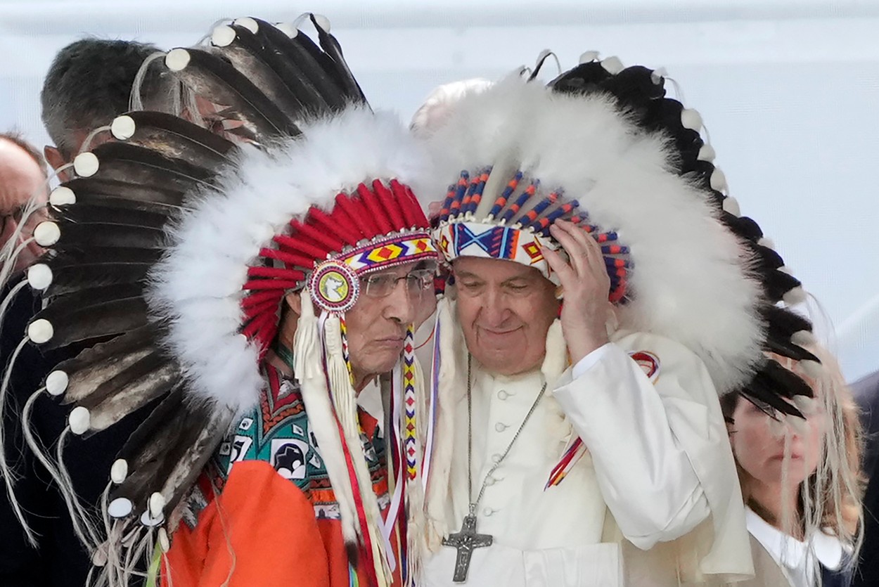 Papa Francisc a cerut iertare pentru „răul comis de atât de mulți creștini” împotriva popoarelor indigene