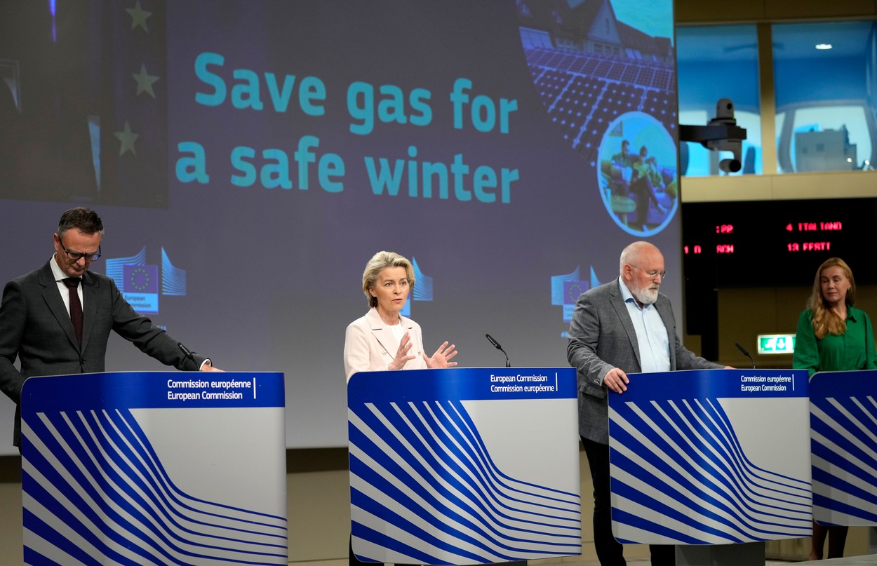 Soluția la șantajul Gazprom: Comisia Europeană să impună unilateral un preț unic reglementat la importurile de gaze rusești (expert)