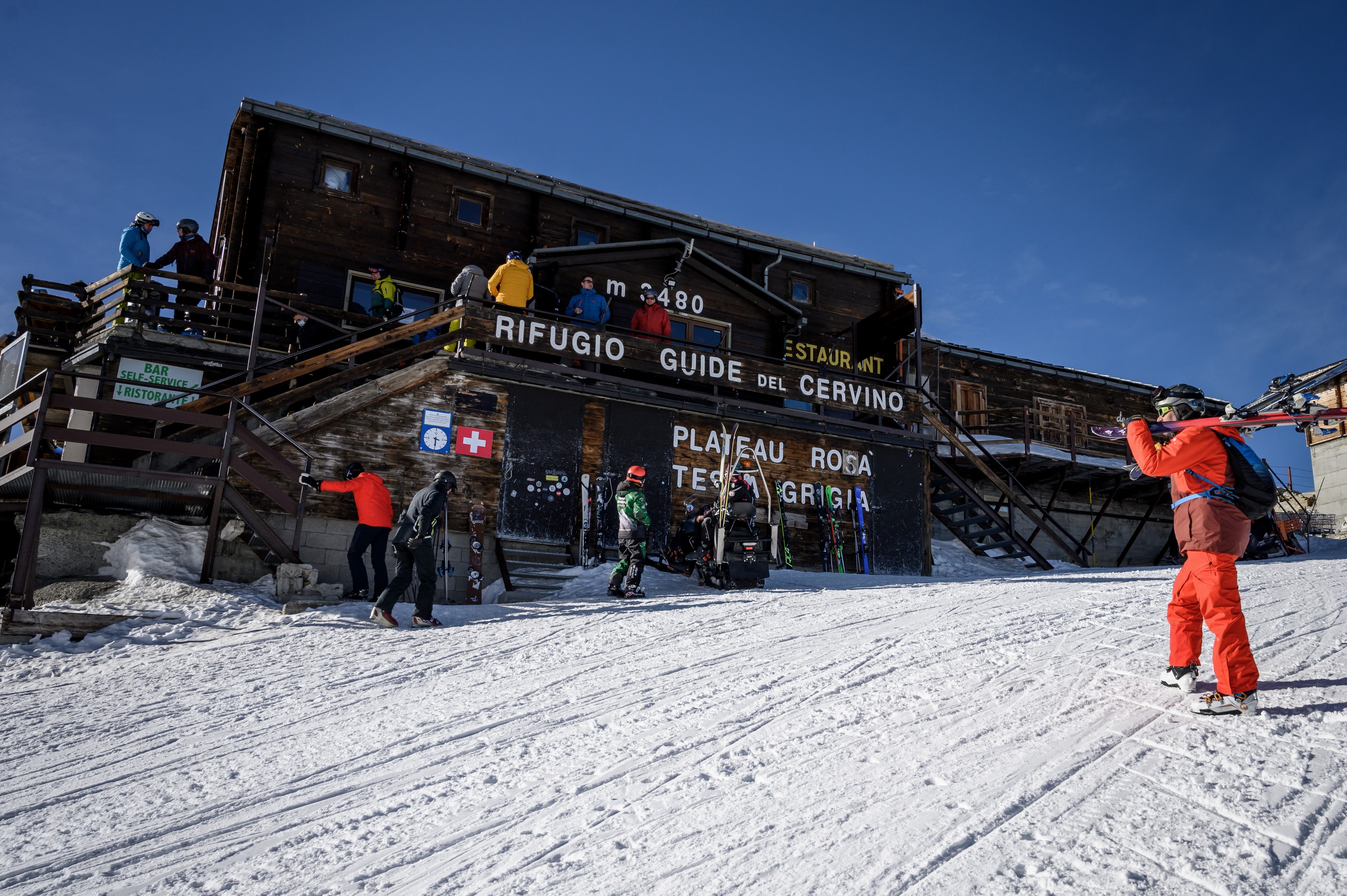 Frontiera italo-elvețiană din Alpi se modifică din cauza schimbărilor climatice. „Schiem la soare, la căldură”