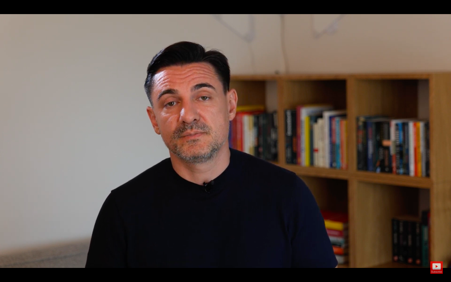 George Buhnici își cere scuze după ce a provocat „Scandalul vergeturilor”. „Iertați-mă, doamnelor! Am vorbit ca un mârlan”