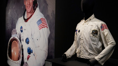 Jacheta cu care astronautul Buzz Aldrin a zburat spre Lună a fost vândută cu 2,8 milioane de dolari