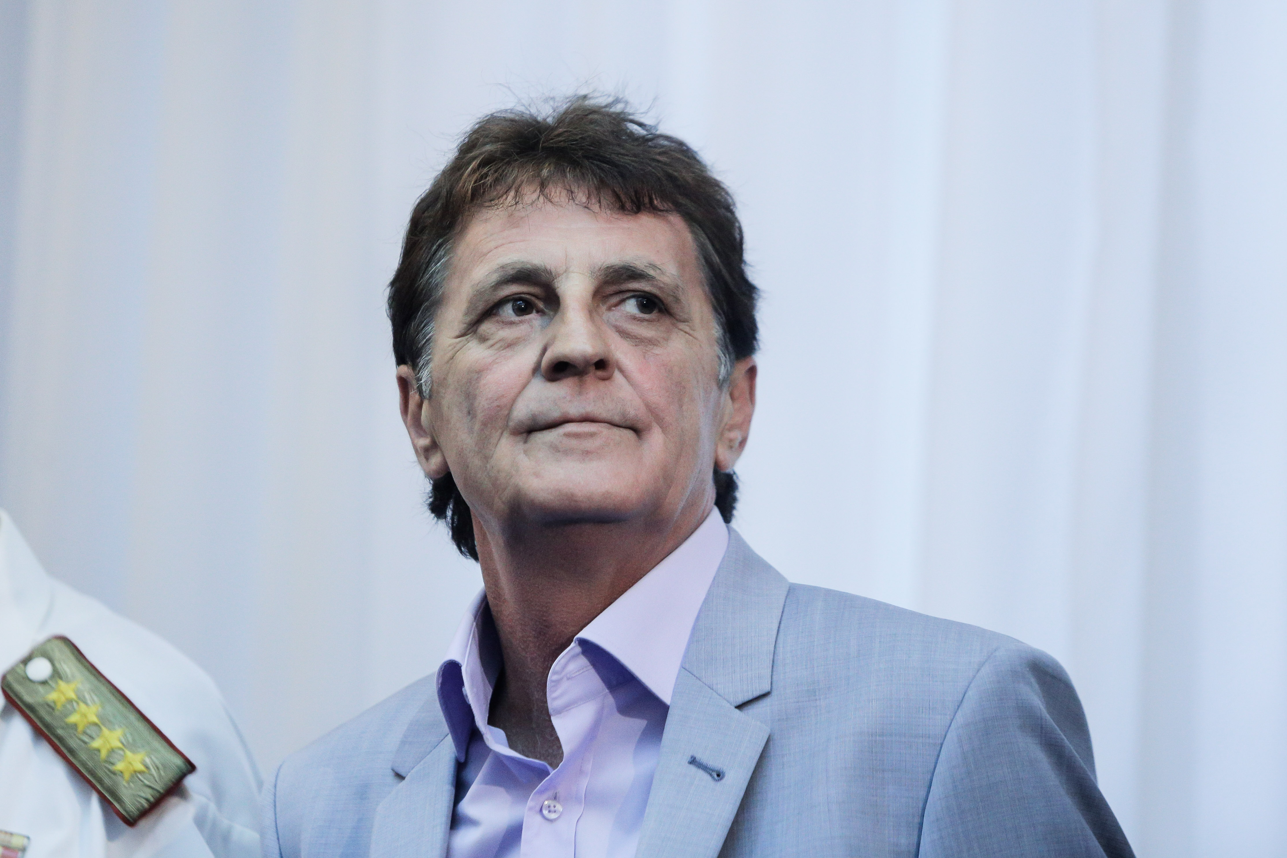 Fostul ministru al Apărării Mircea Dușa, luat cu ambulanța după ce i s-a făcut rău la un eveniment la care participa și Mircea Geoană
