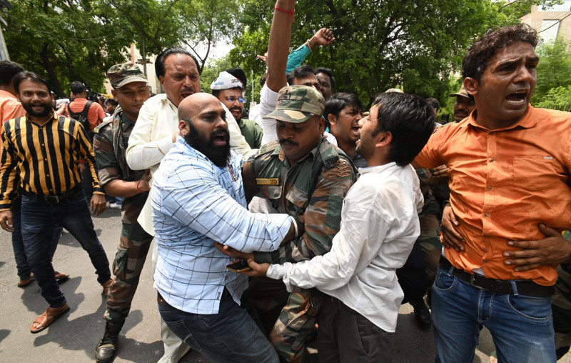 AAP Protest Near BJP Headquarters In Delhi Over Gujarat Liquor Tragedy, New Delhi, DLI, India - 27 Jul 2022