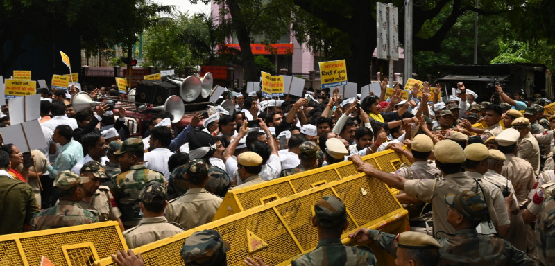 AAP Protest Near BJP Headquarters In Delhi Over Gujarat Liquor Tragedy, New Delhi, DLI, India - 27 Jul 2022