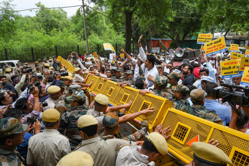 AAP Protest Near BJP Headquarters In Delhi Over Gujarat Liquor Tragedy, New Delhi, DLI, India - 27 Jul 2022