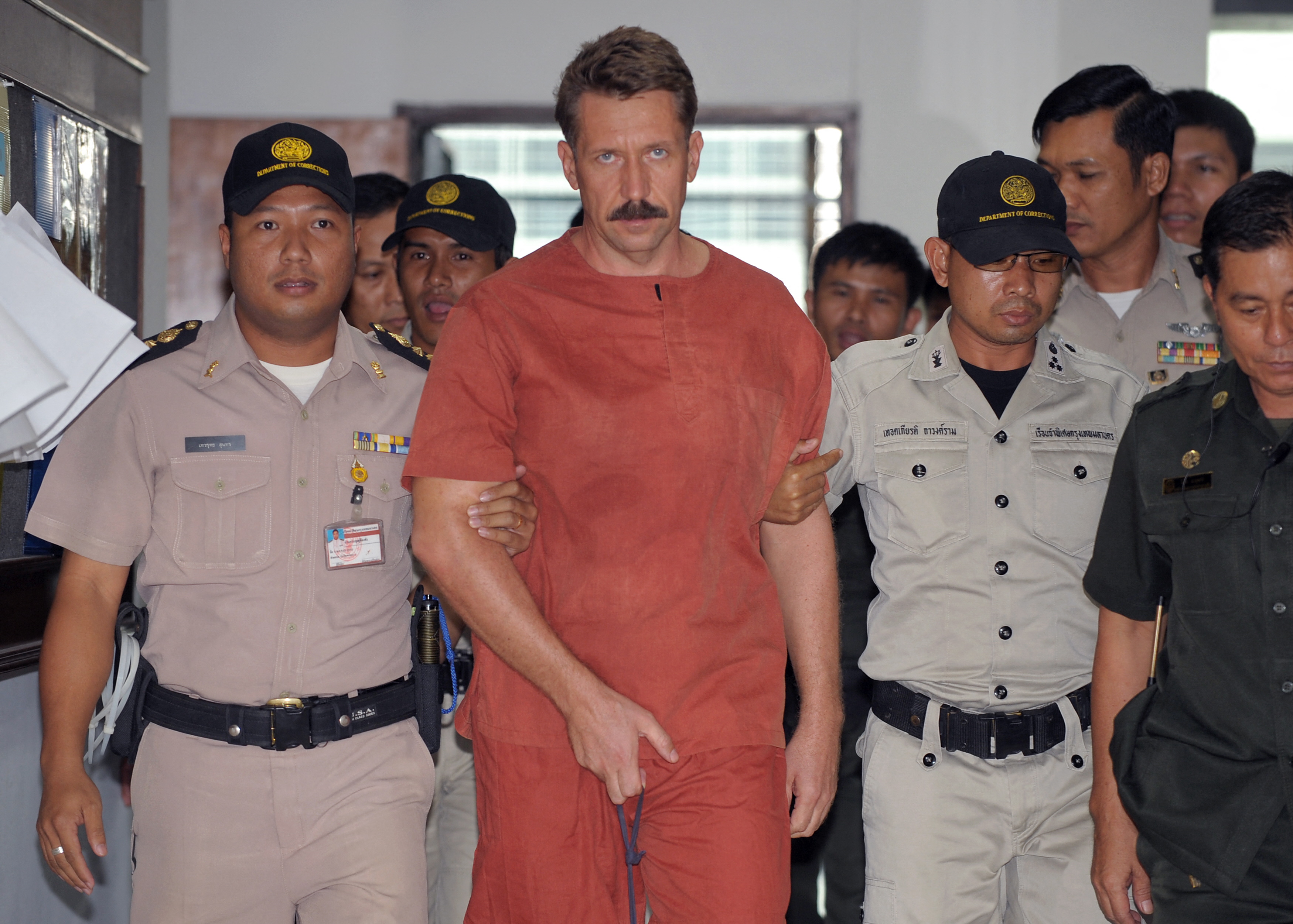 Cine e Viktor Bout, traficantul de arme care a inspirat filmul „Lord of War”. Biden vrea să-l dea Rusiei într-un schimb de prizonieri
