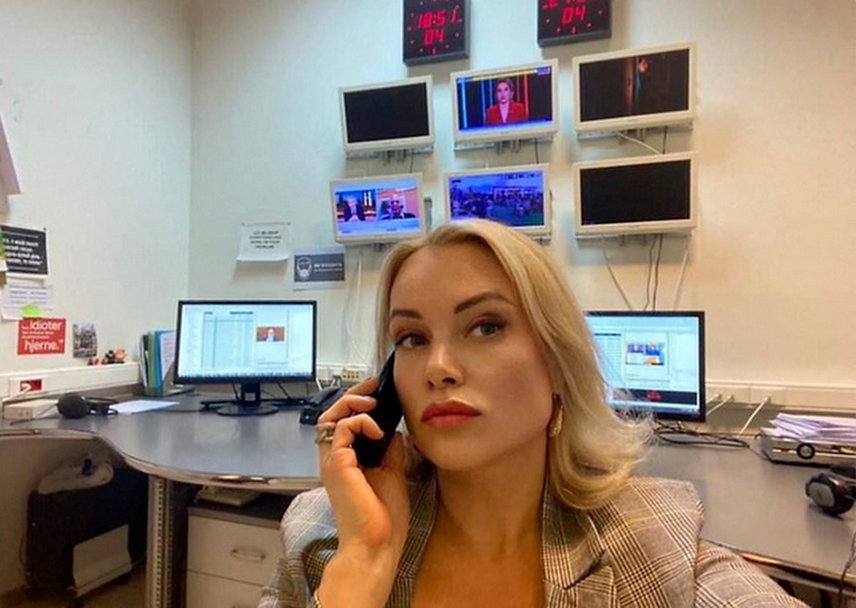 Jurnalista rusă Marina Ovsiannikova a fost arestată pentru „discreditarea” armatei ruse şi „difuzarea de informaţii false”